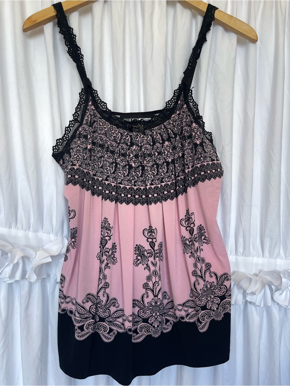 Pink & Black Lace-Trim Sleeveless Women's Top